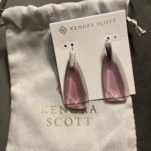 NWT Kendra Scott Maize Earrings
